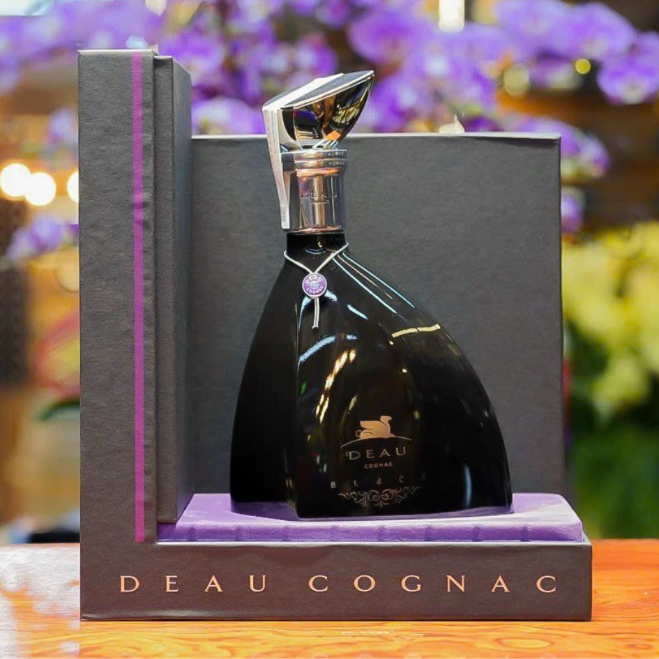 Hộp quà rượu mạnh Cognac Deau Black XO