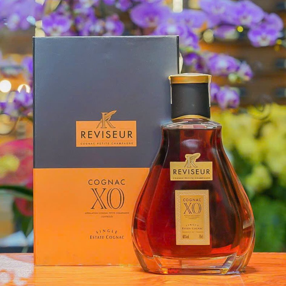 Hộp quà rượu mạnh Cognac Reviseur XO